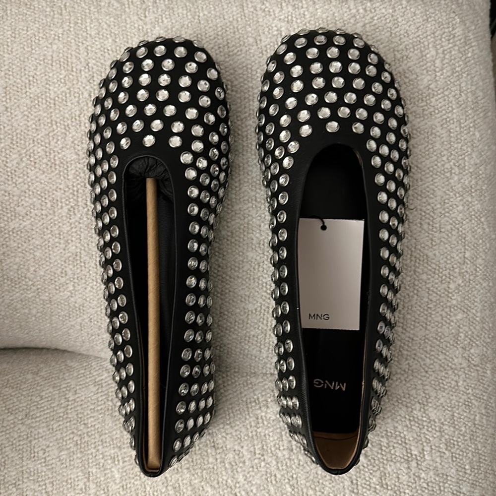 Mango NWT never worn viral sold out Mango rhinestone ballerinas. Size EUR 39.